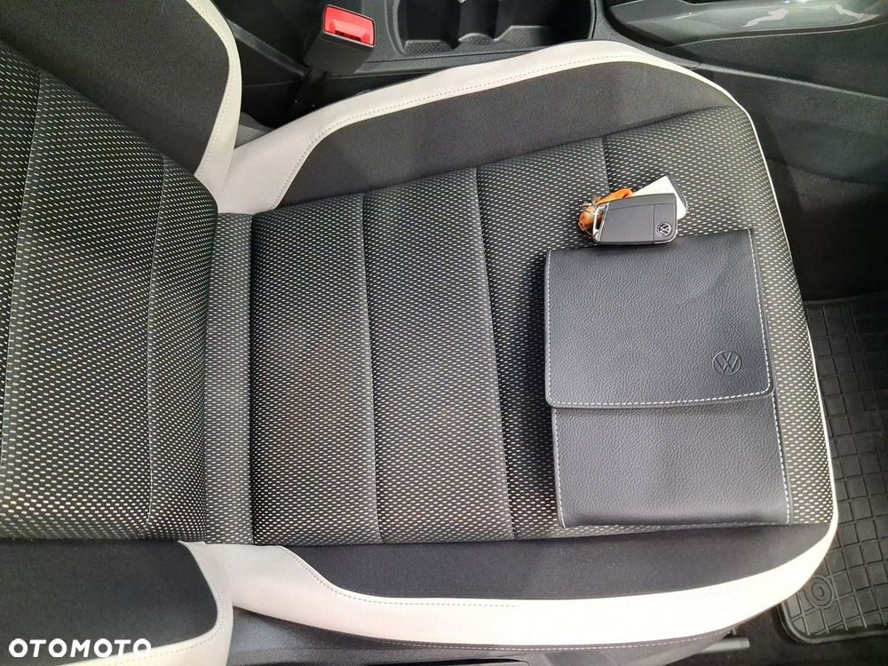 Volkswagen T-Roc - 25