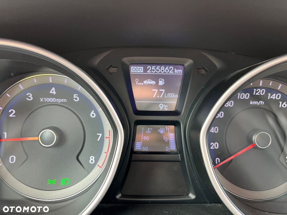 Hyundai i30 1.6 Classic + - 9