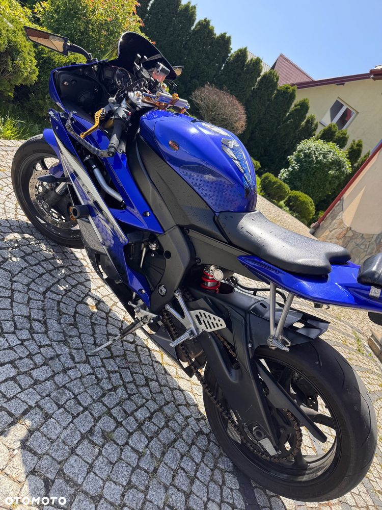 Yamaha R6 - 4