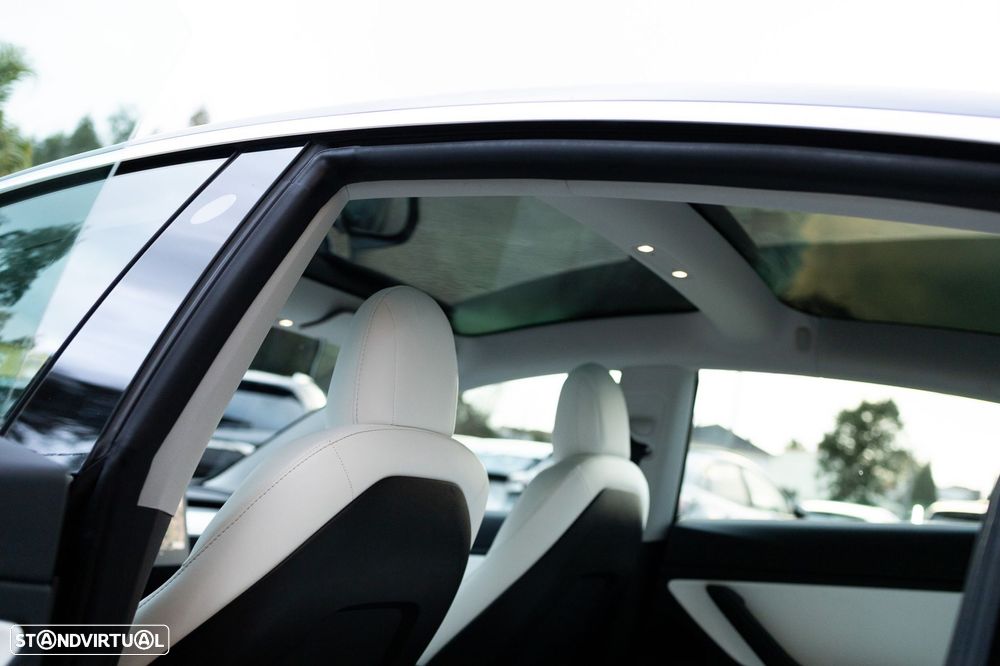 Tesla Model 3 Long-Range Dual Motor AWD - 11