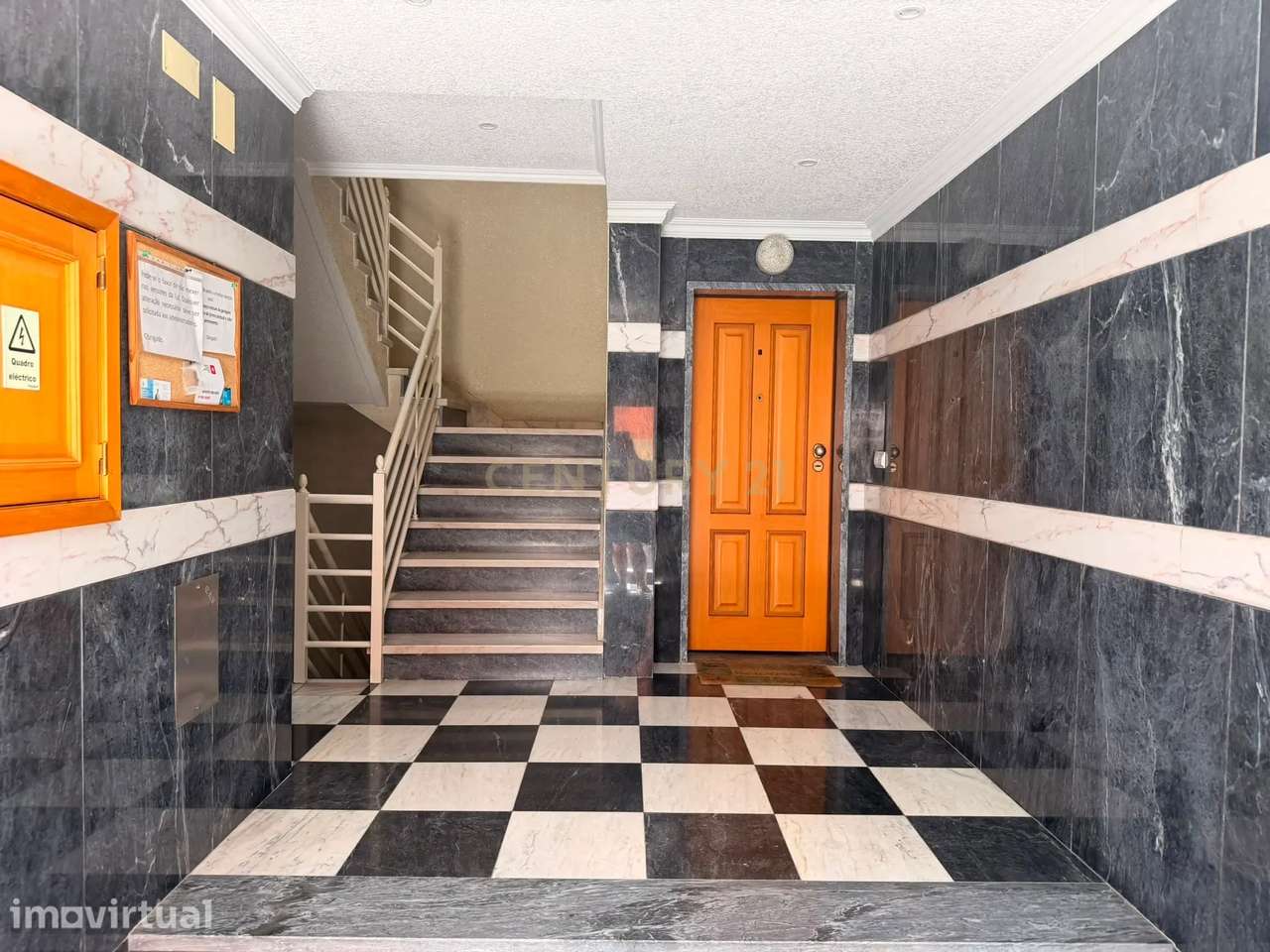 Apartamento T2 em Casal de Cambra, com BOX para 2 carros - Grande imagem: 2/28