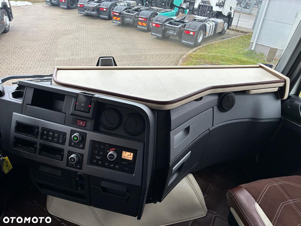 Renault T480 High Sleeper Cab - 21