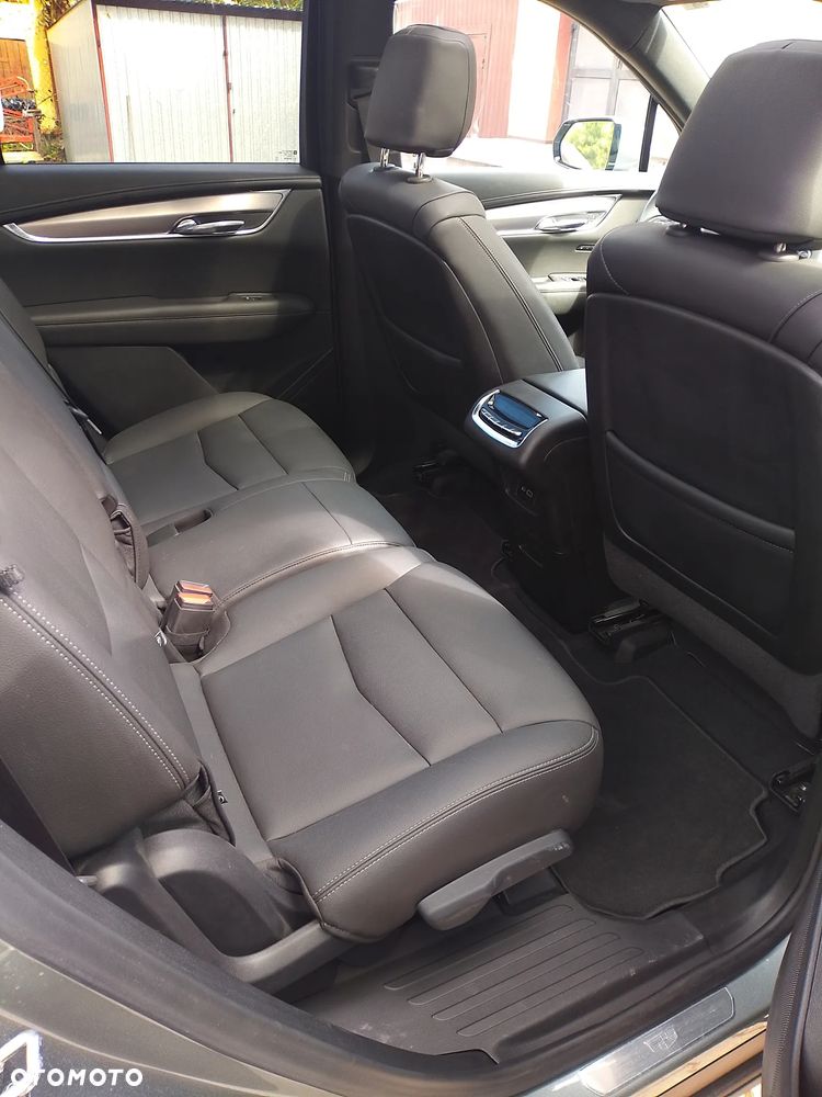Cadillac XT6 - 10