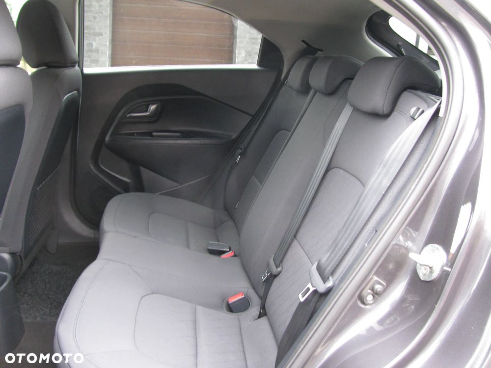 Kia Rio 1.2 Dream Team Edition - 20
