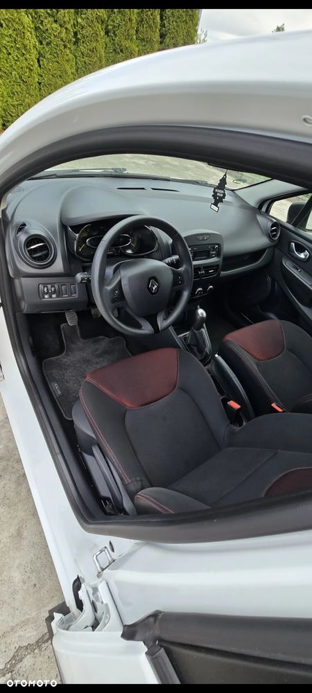 Renault Clio - 9