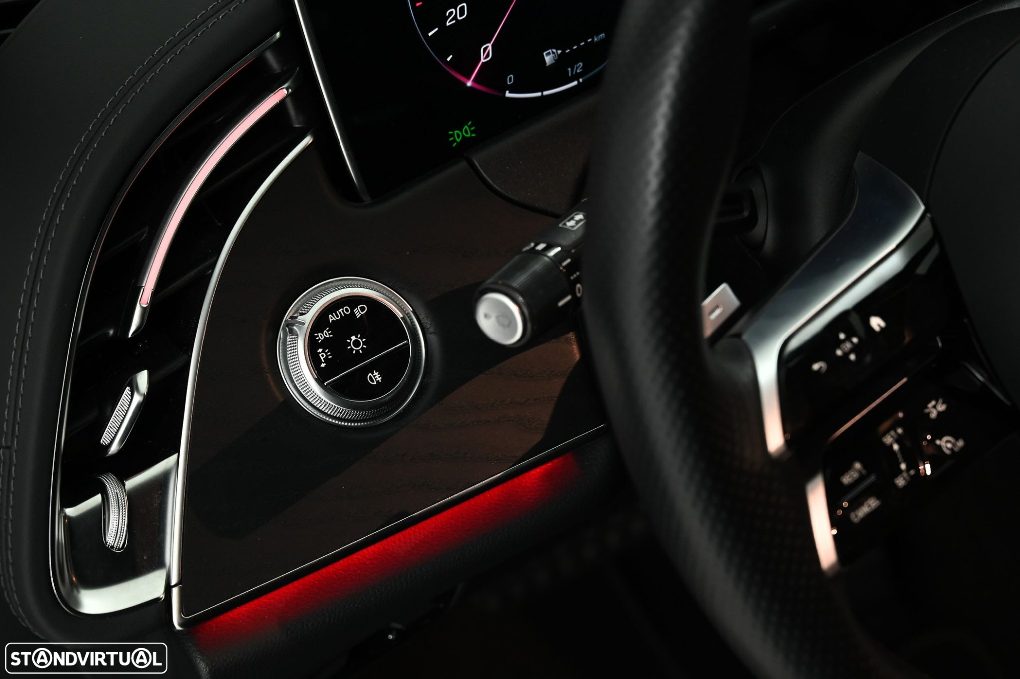 Mercedes-Benz E 300 e AMG Line - 26