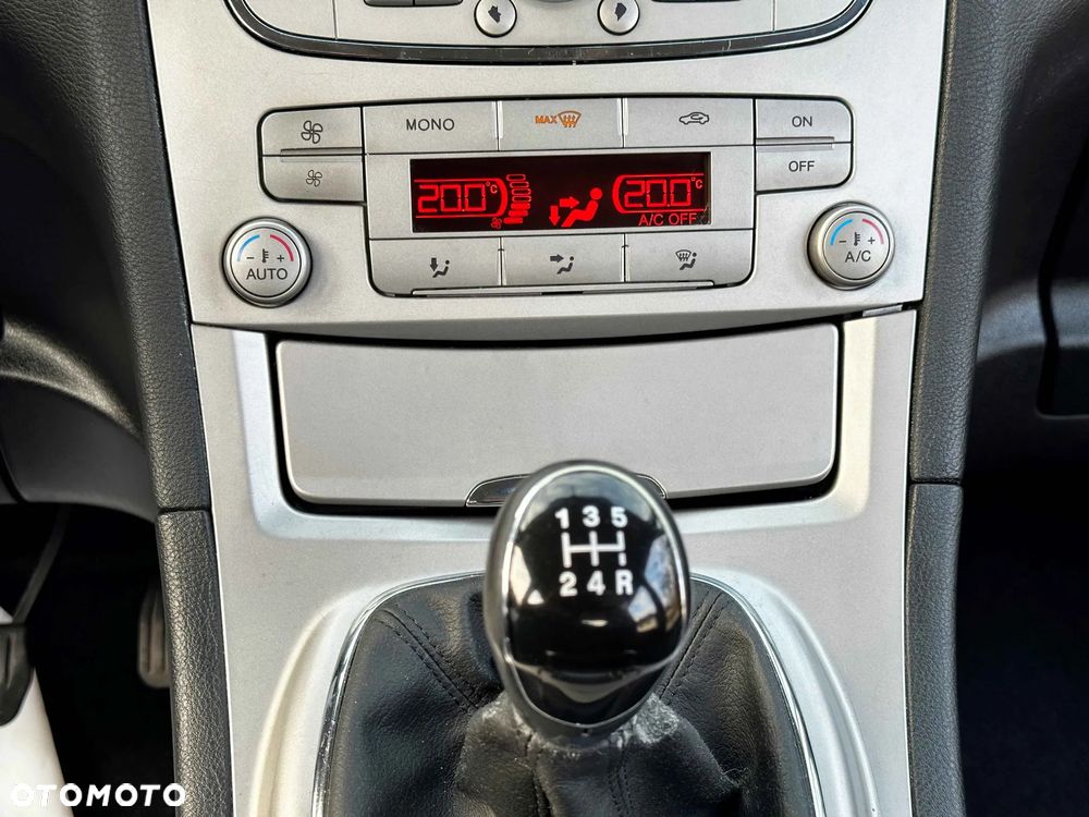 Ford Galaxy 2.0 Trend - 27