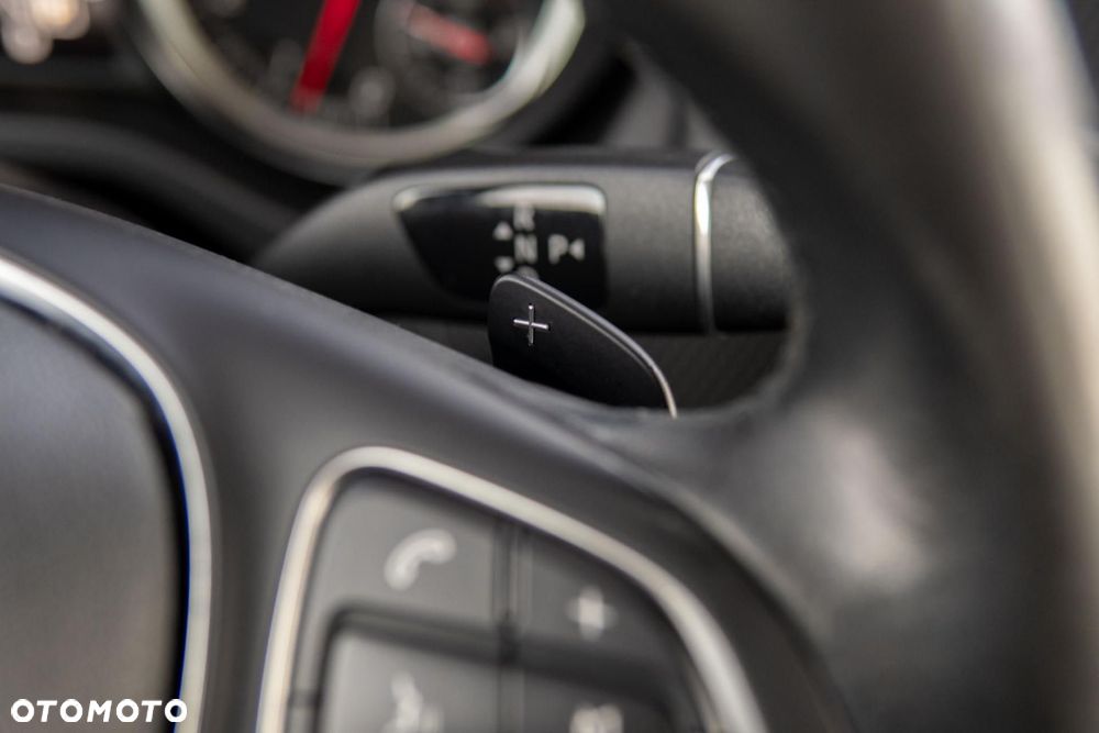 Mercedes-Benz GLA 220 4-Matic - 28