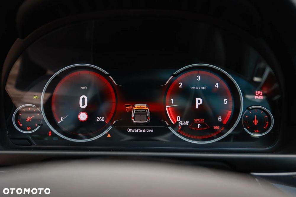 BMW Seria 5 525d Sport-Aut Luxury Line - 34