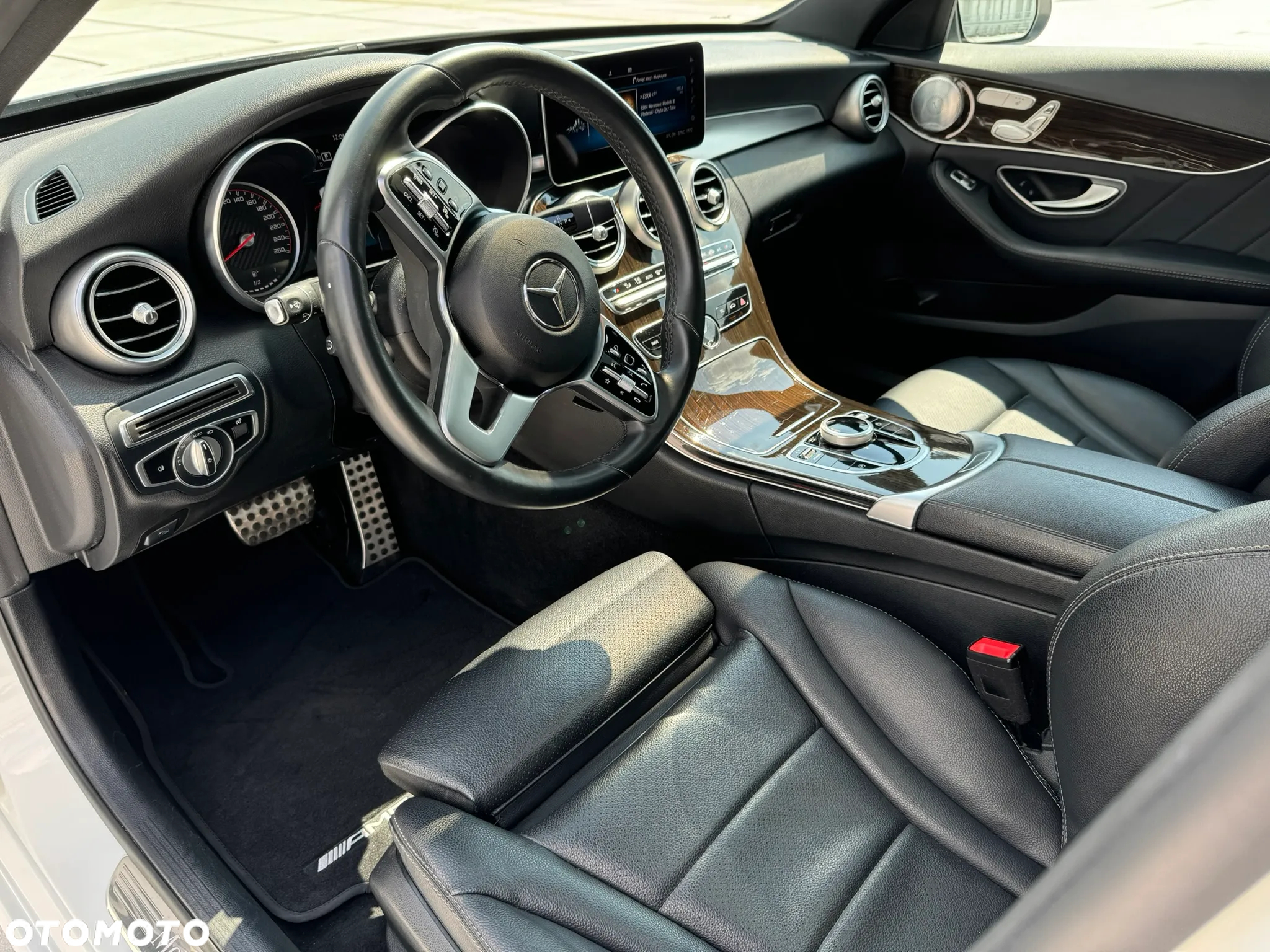 Mercedes-Benz Klasa C 300 4Matic 9G-TRONIC AMG Line - 14