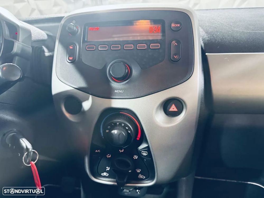 Peugeot 108 1.2 PureTech Top! Allure - 40