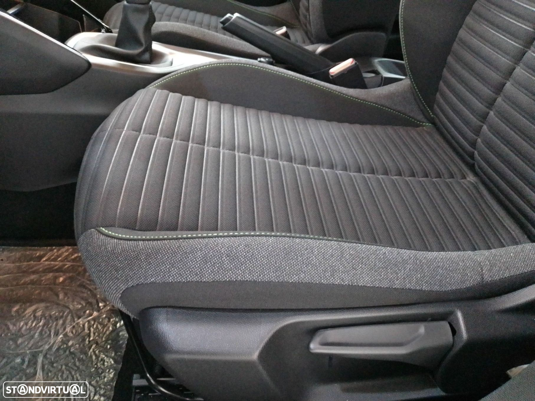 Peugeot 208 1.2 PureTech Active - 23