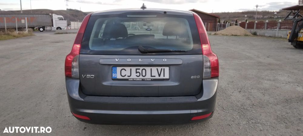 Volvo V50 2.0 D Momentum - 9