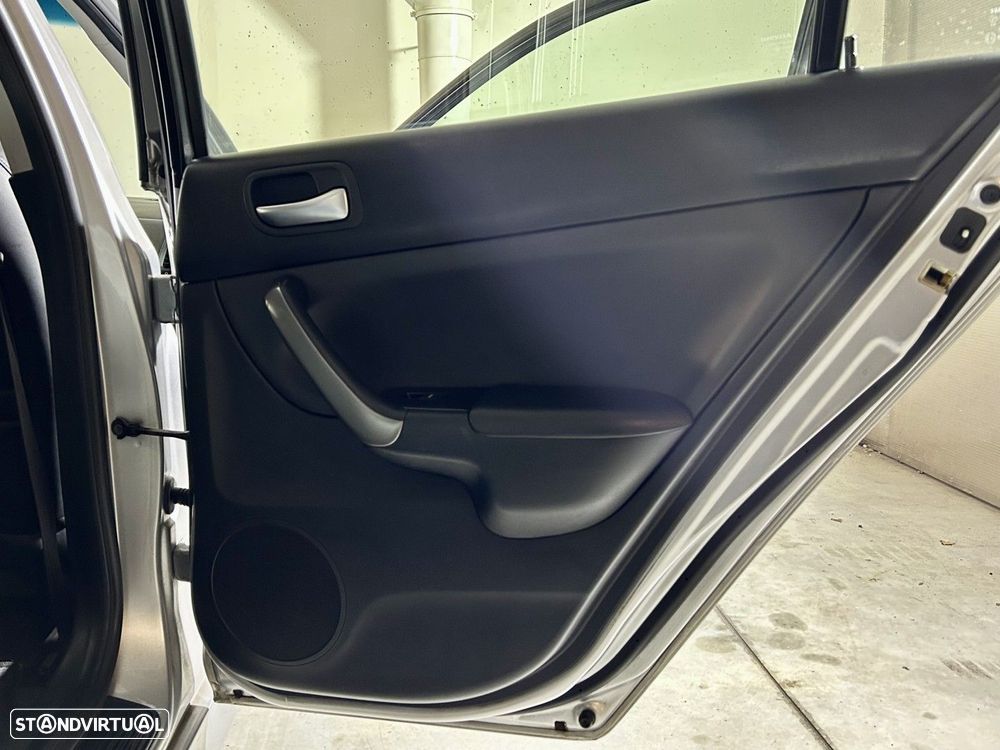 Honda Accord 2.0 Sport - 50