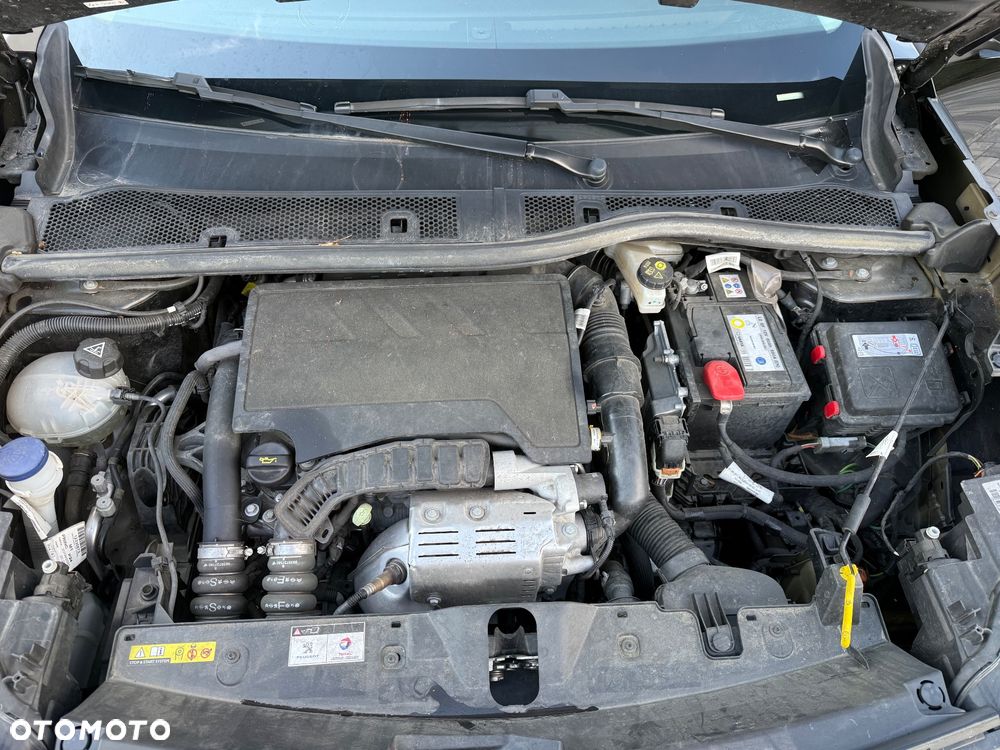 Peugeot 2008 TURBO 100 Allure - 23