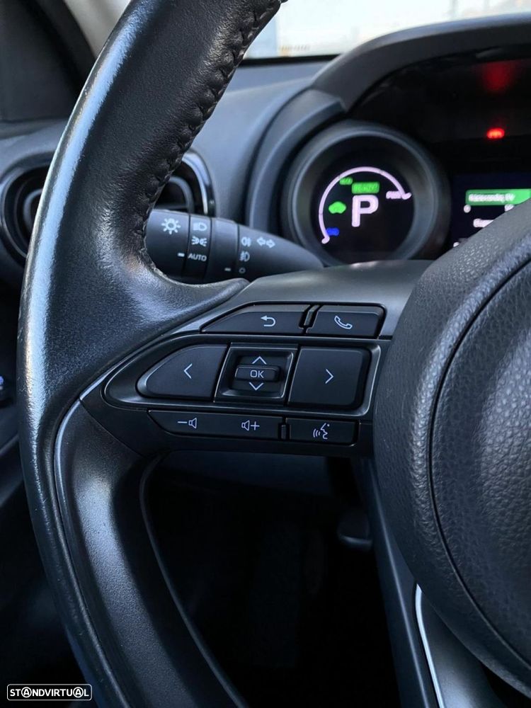 Toyota Yaris 1.5 HSD Exclusive - 33