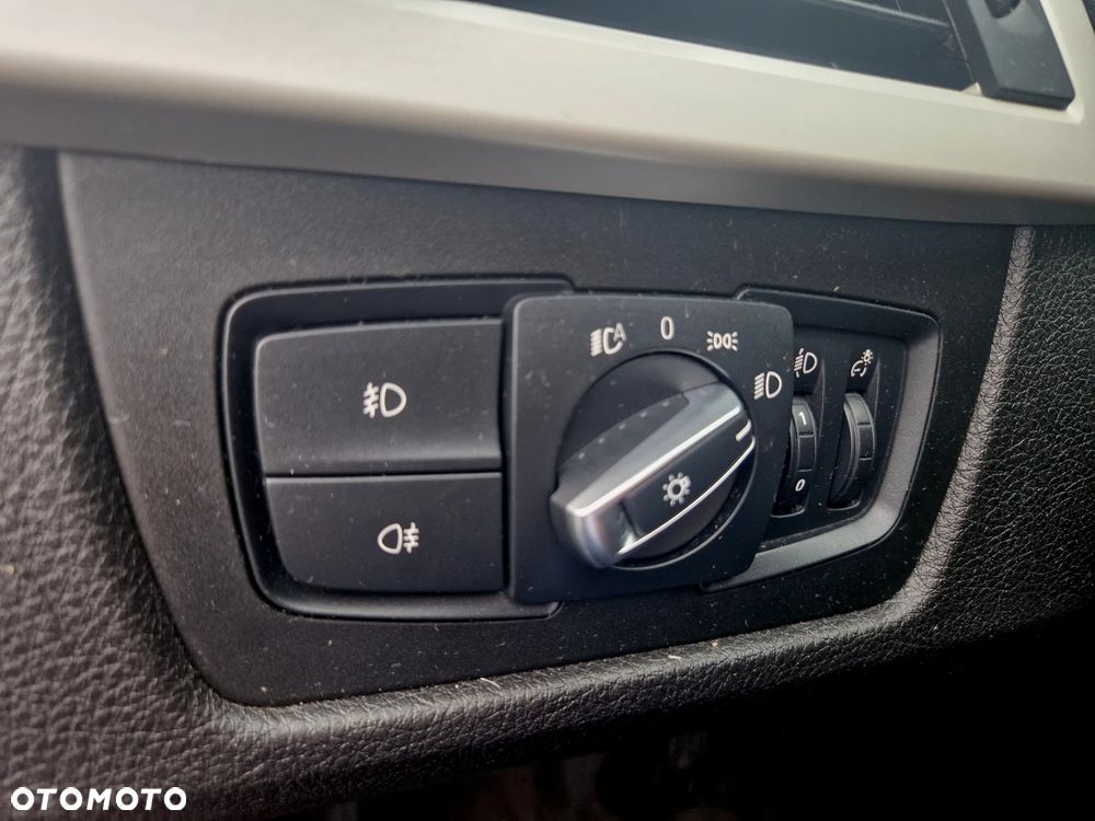 BMW Seria 3 318d M Sport - 10
