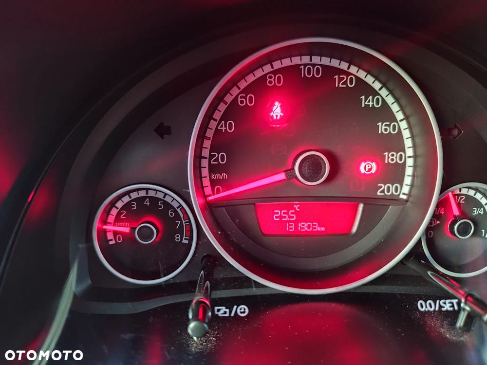 Volkswagen up! club - 12