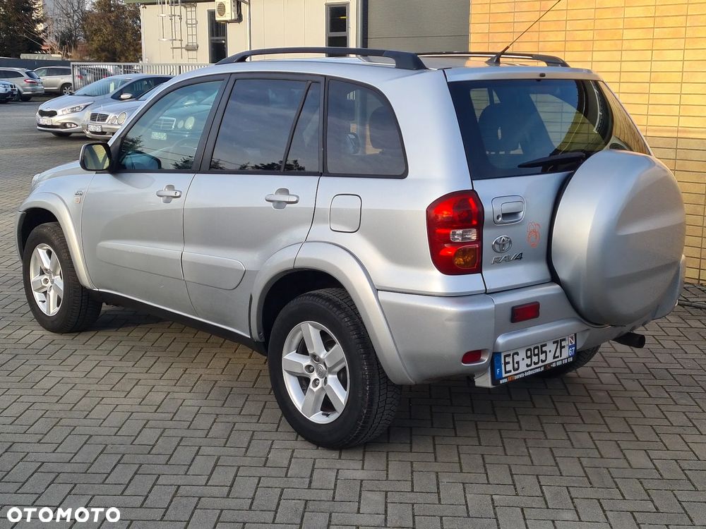 Toyota RAV4 - 16