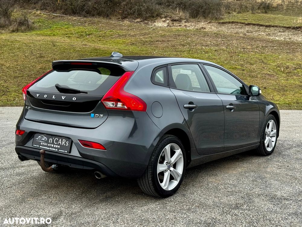 Volvo V40 D3 Geartronic Summum - 4
