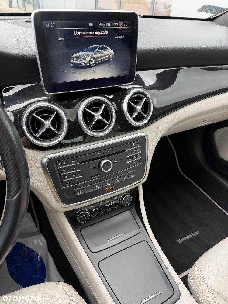 Mercedes-Benz CLA 250 4-Matic AMG Line - 12