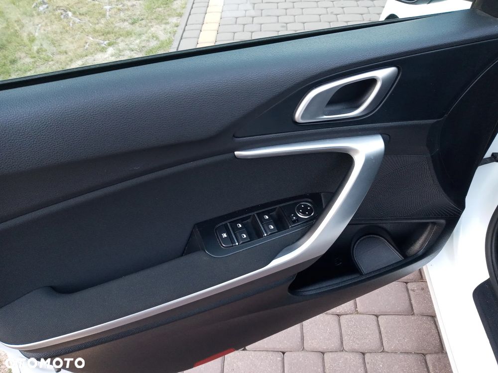 Kia Ceed 1.5 T-GDI M - 14