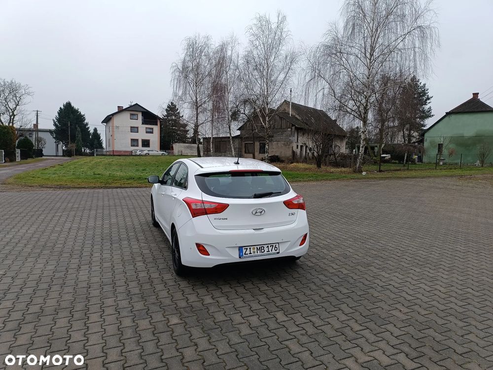 Hyundai i30 blue 1.6 CRDi Premium - 5