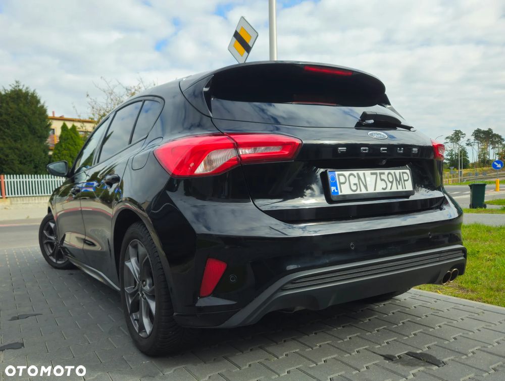 Ford Focus 1.5 EcoBoost Start-Stopp-System ST-LINE - 2