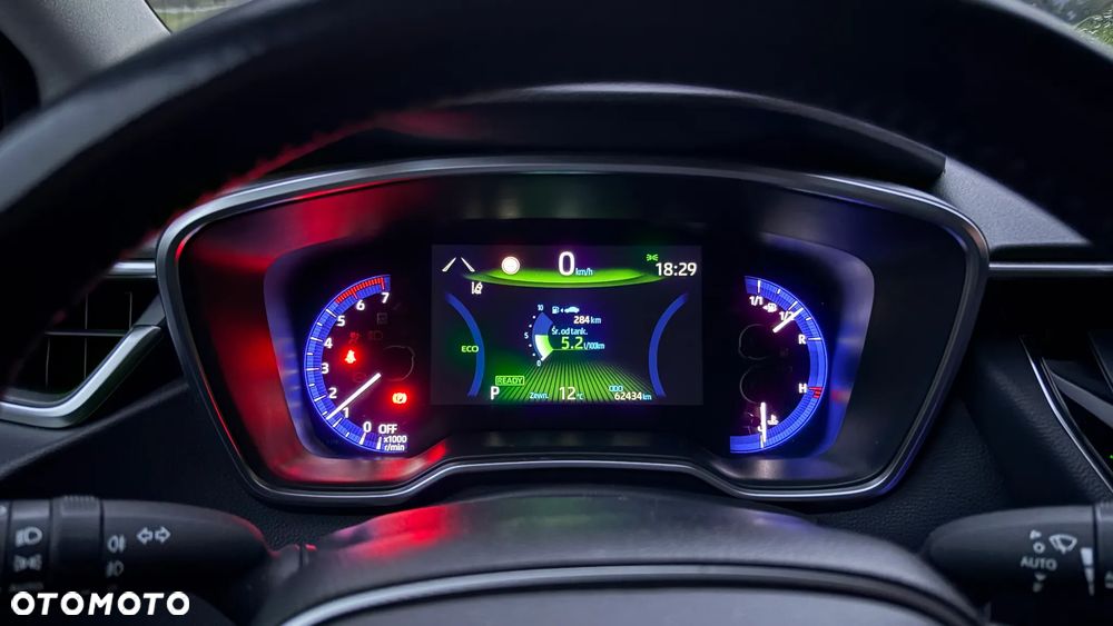 Toyota Corolla 1.8 Hybrid Comfort - 22