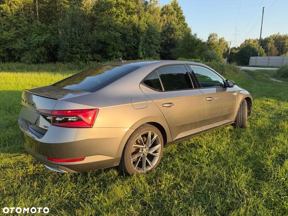 Skoda Superb 2.0 TDI SCR Sportline DSG - 4