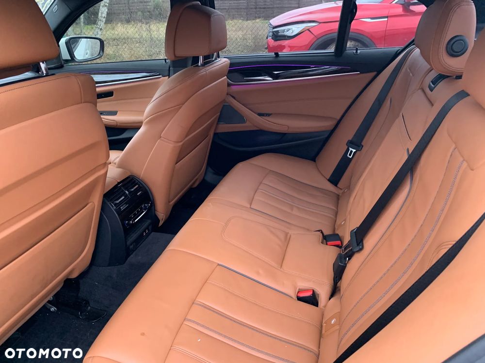 BMW Seria 5 540i xDrive Sport Line - 15