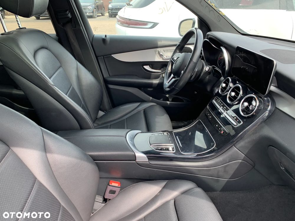 Mercedes-Benz GLC 300 4Matic 9G-TRONIC Edition Avantgarde - 11