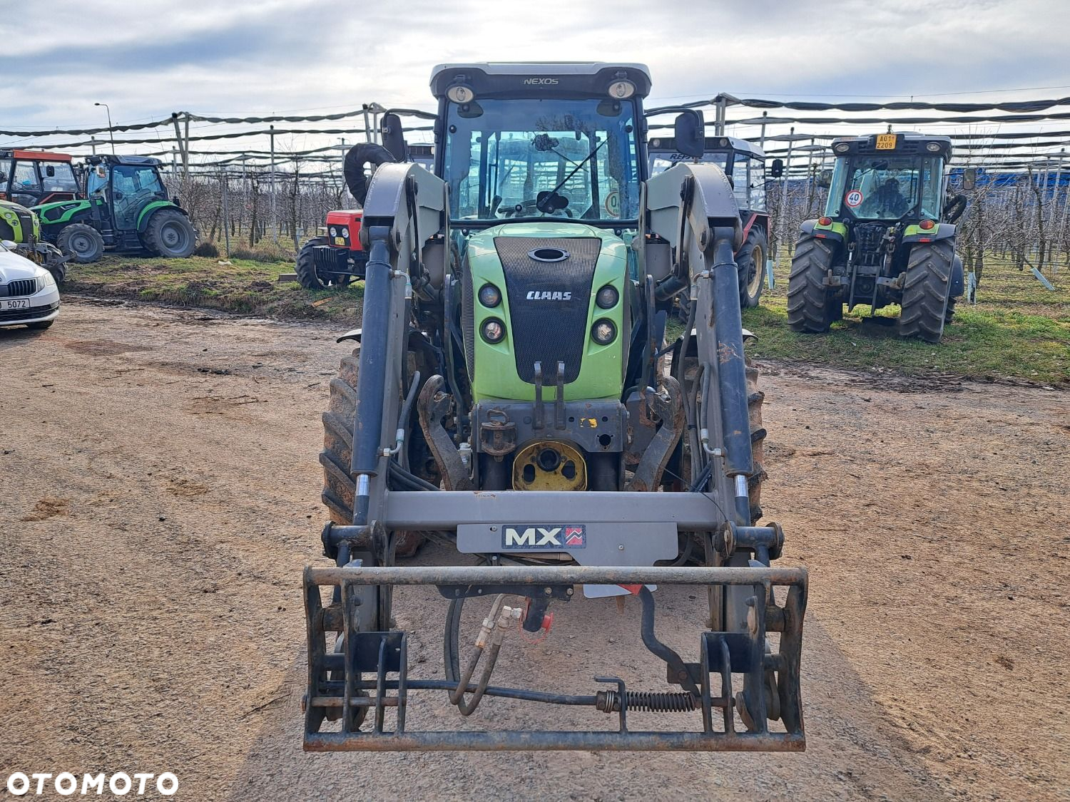 Claas Nexos 240 F 4X4 - 2