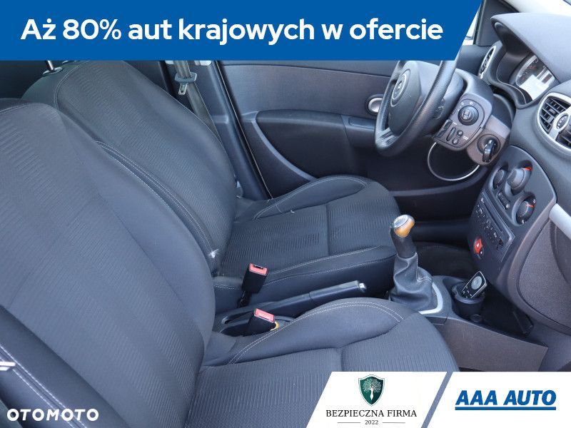 Renault Clio - 11