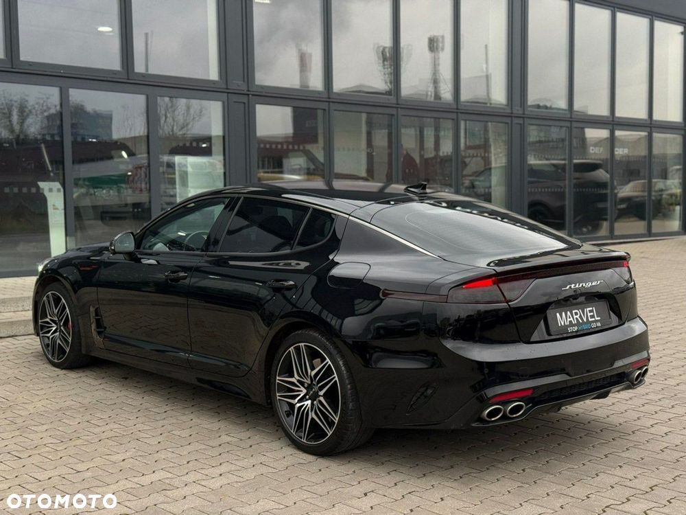 Kia Stinger - 8