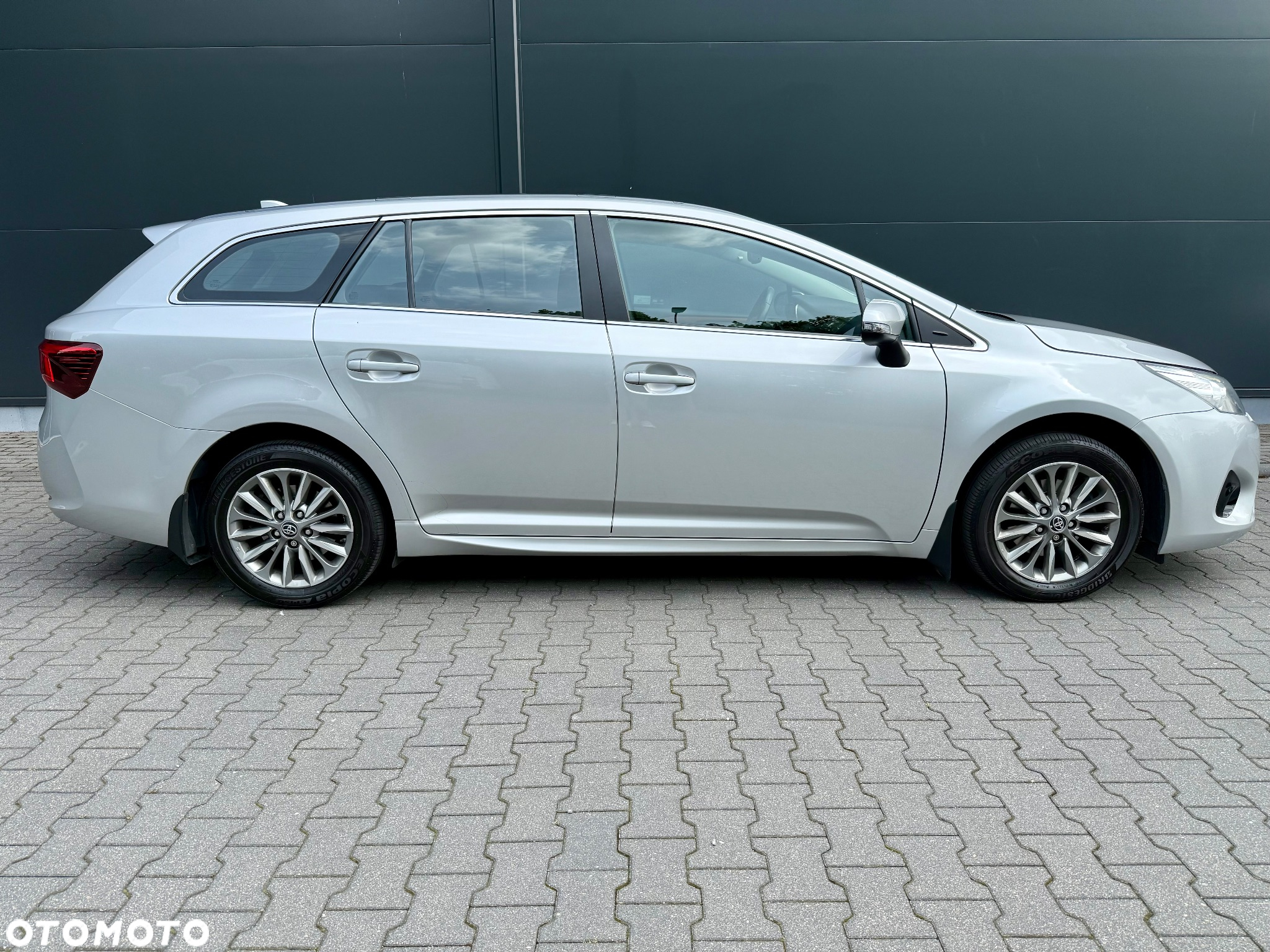 Toyota Avensis - 6