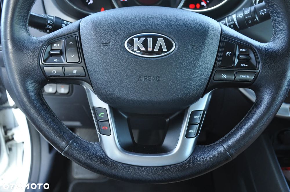 Kia Rio 1.2 Dream Team Edition - 15