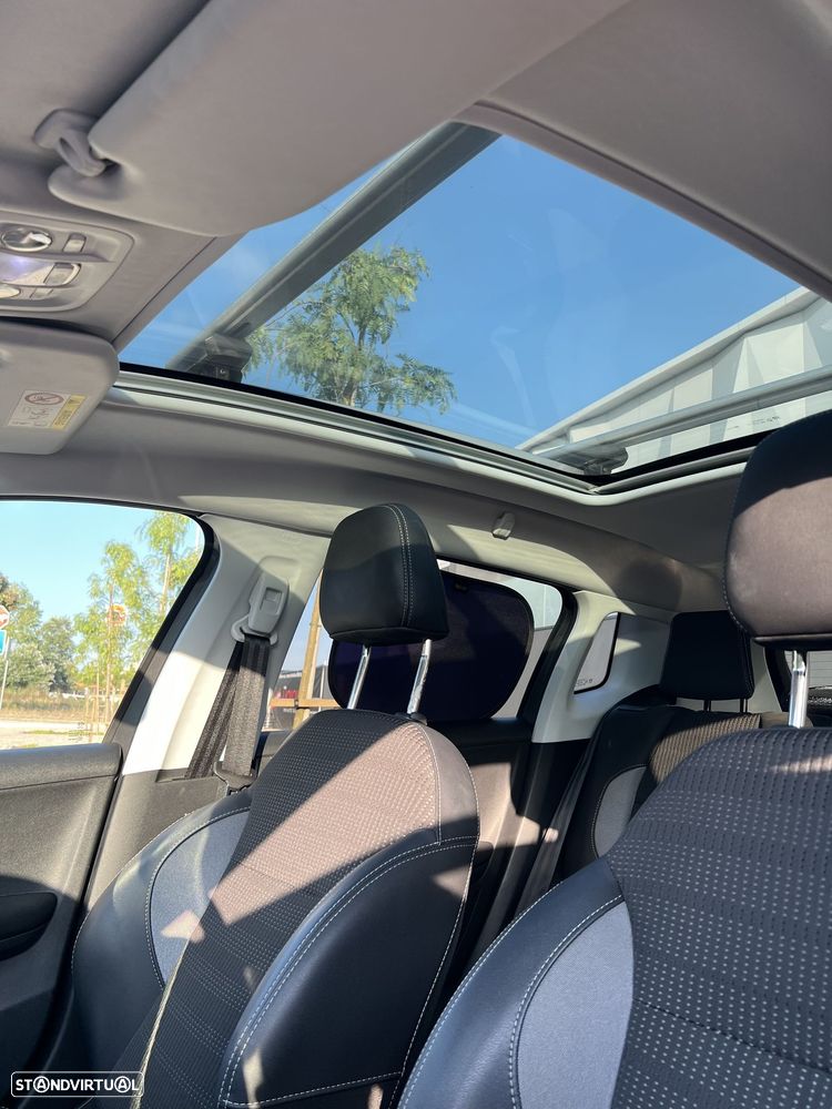 Peugeot 2008 1.2 PureTech Allure EAT6 - 7