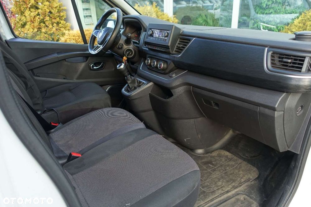 Renault Trafic - 10