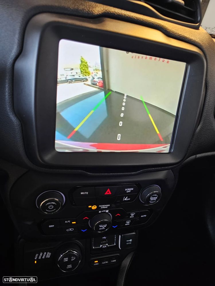 Jeep Renegade 1.3 T-GDI 4xe Auto Limited - 13