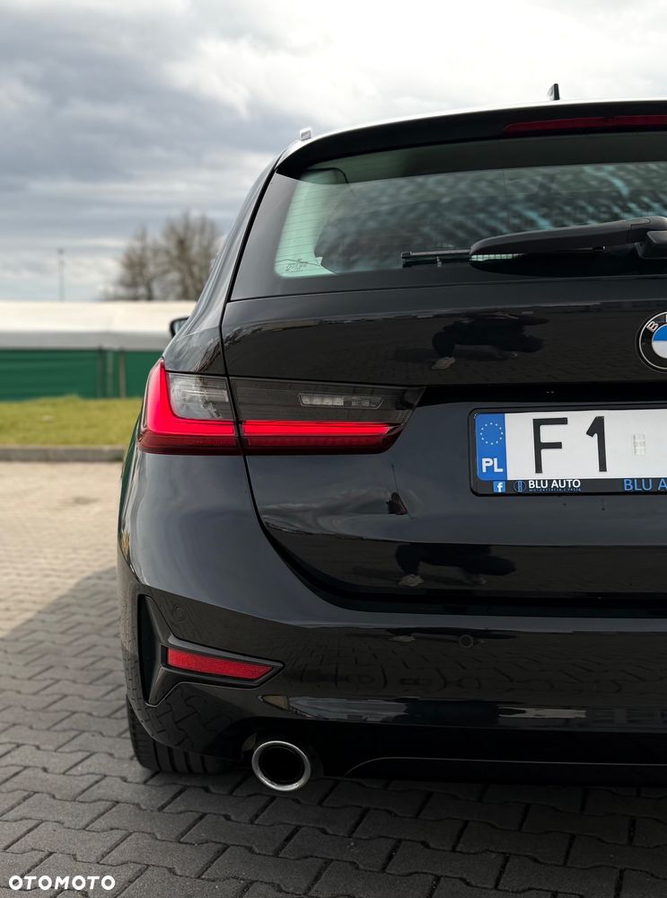 BMW Seria 3 320d xDrive Sport Line Shadow - 21