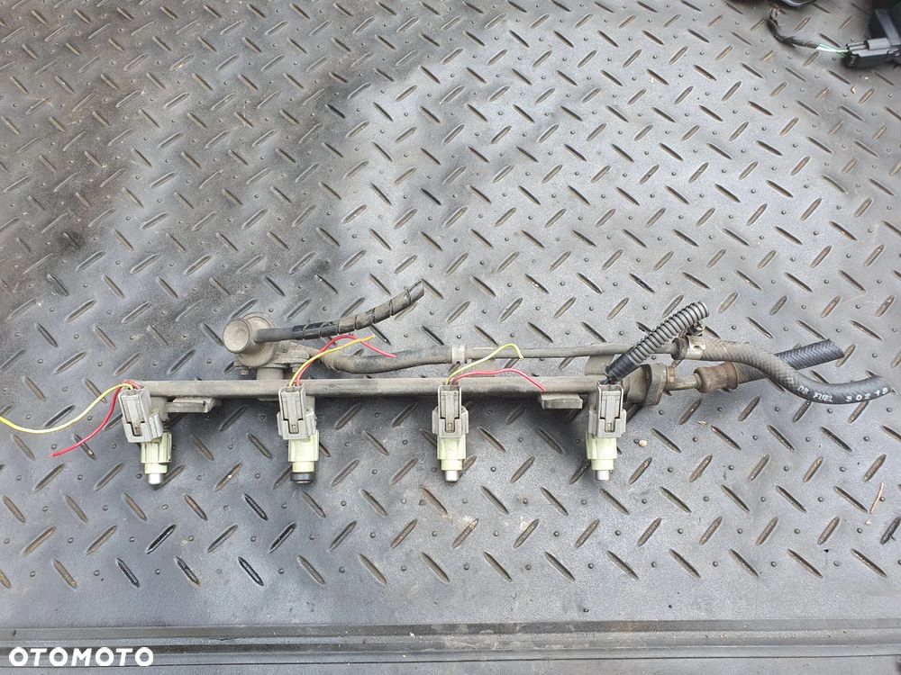 LISTWA WTRYSKOWA MITSUBISHI OUTLANDER I 2.0 HDA250E 4G63 (DOHC 16V) - 1