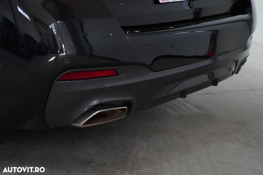 BMW Seria 5 520i Aut. M Sport Edition - 39