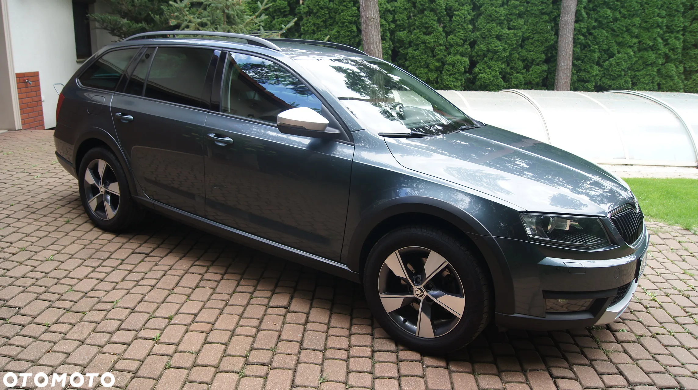 Skoda Octavia Combi 2.0 TDI 4x4 DSG Scout - 4