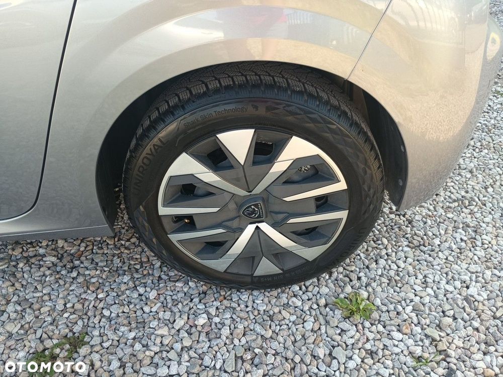 Peugeot 208 - 12