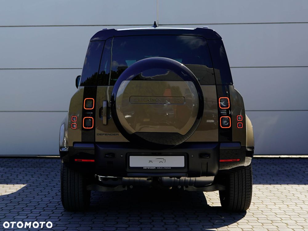 Land Rover Defender 110 D350 X-Dynamic SE - 4