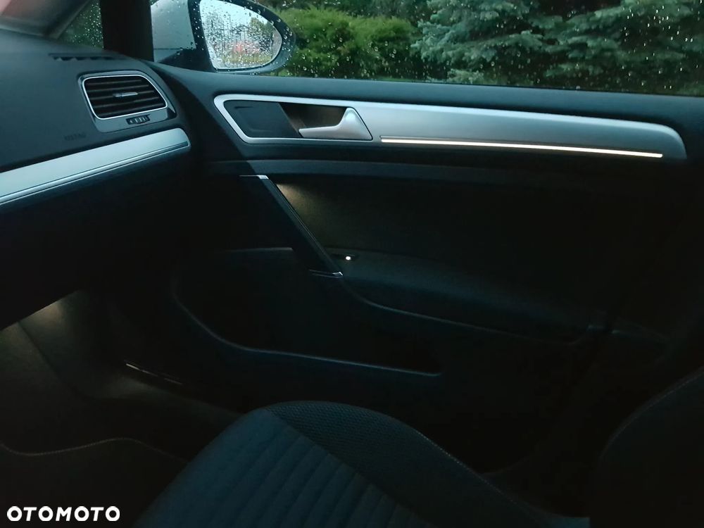 Volkswagen Golf - 22