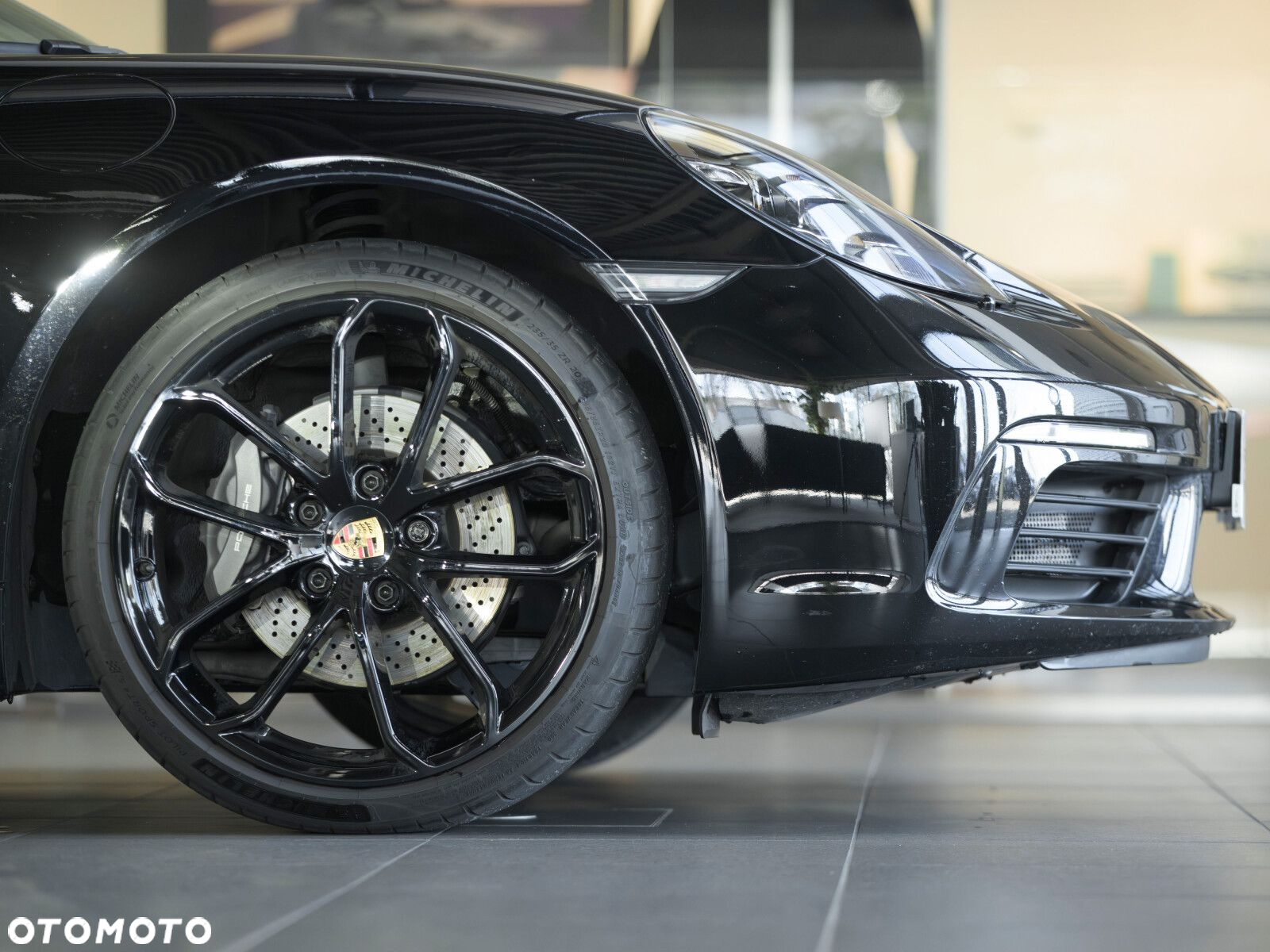 Porsche 718 Cayman - 19