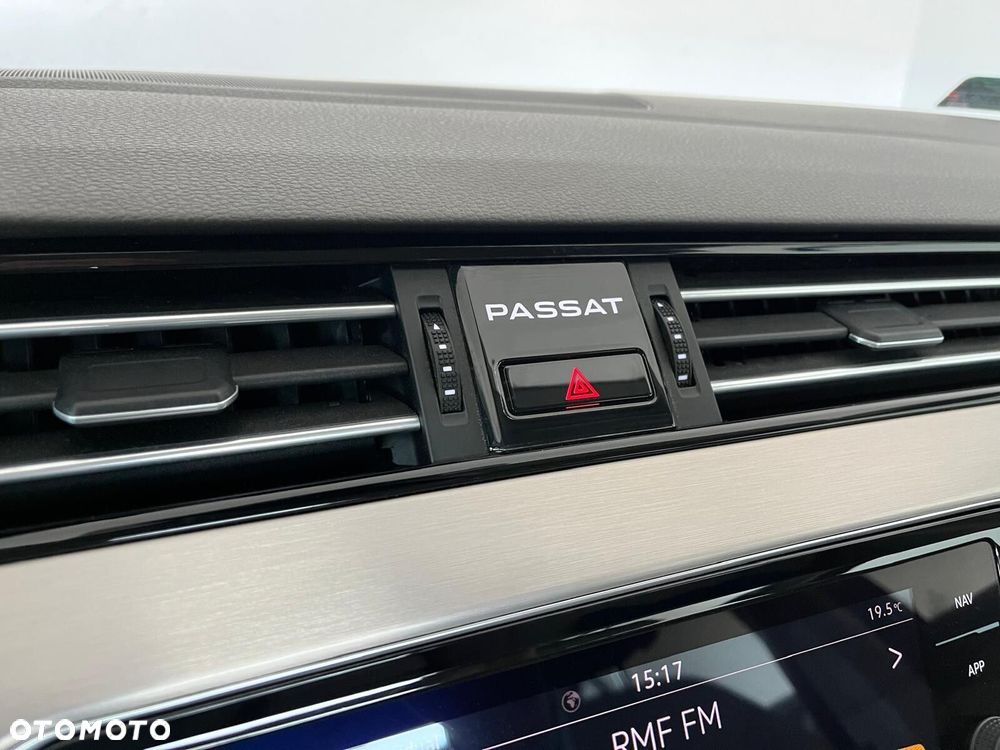 Volkswagen Passat 2.0 TDI Elegance DSG - 28