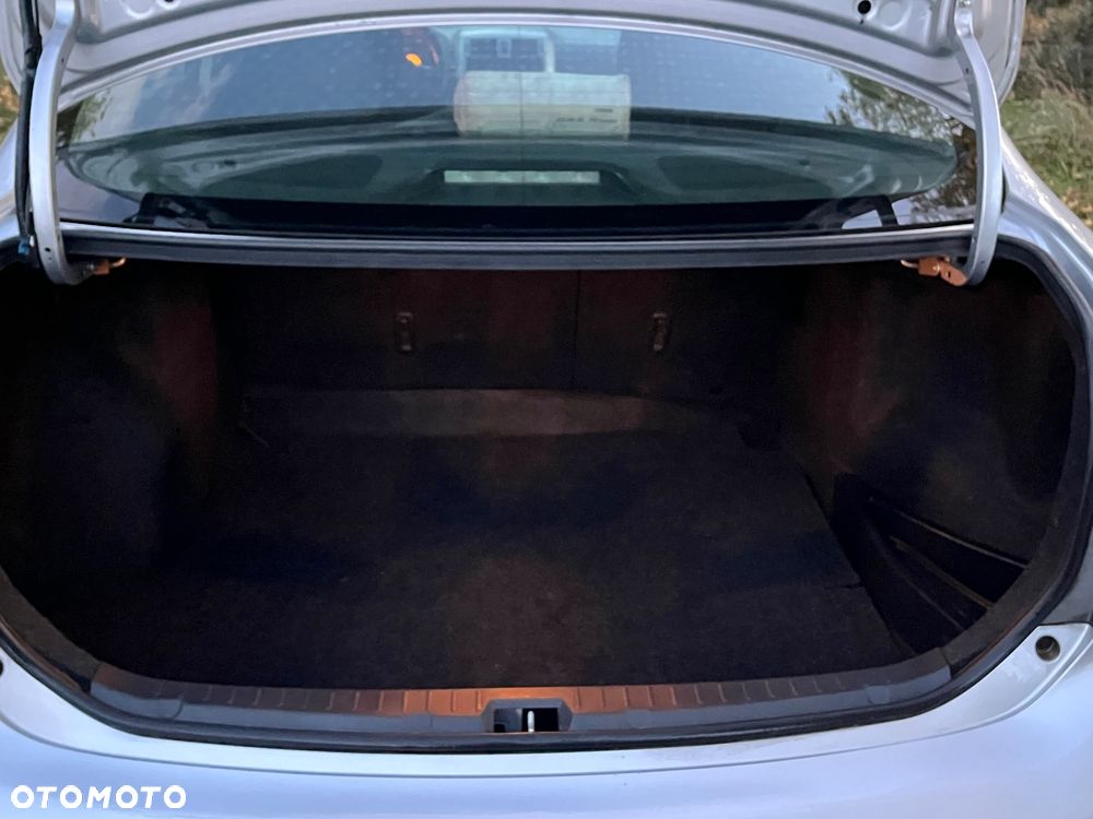 Toyota Corolla - 19